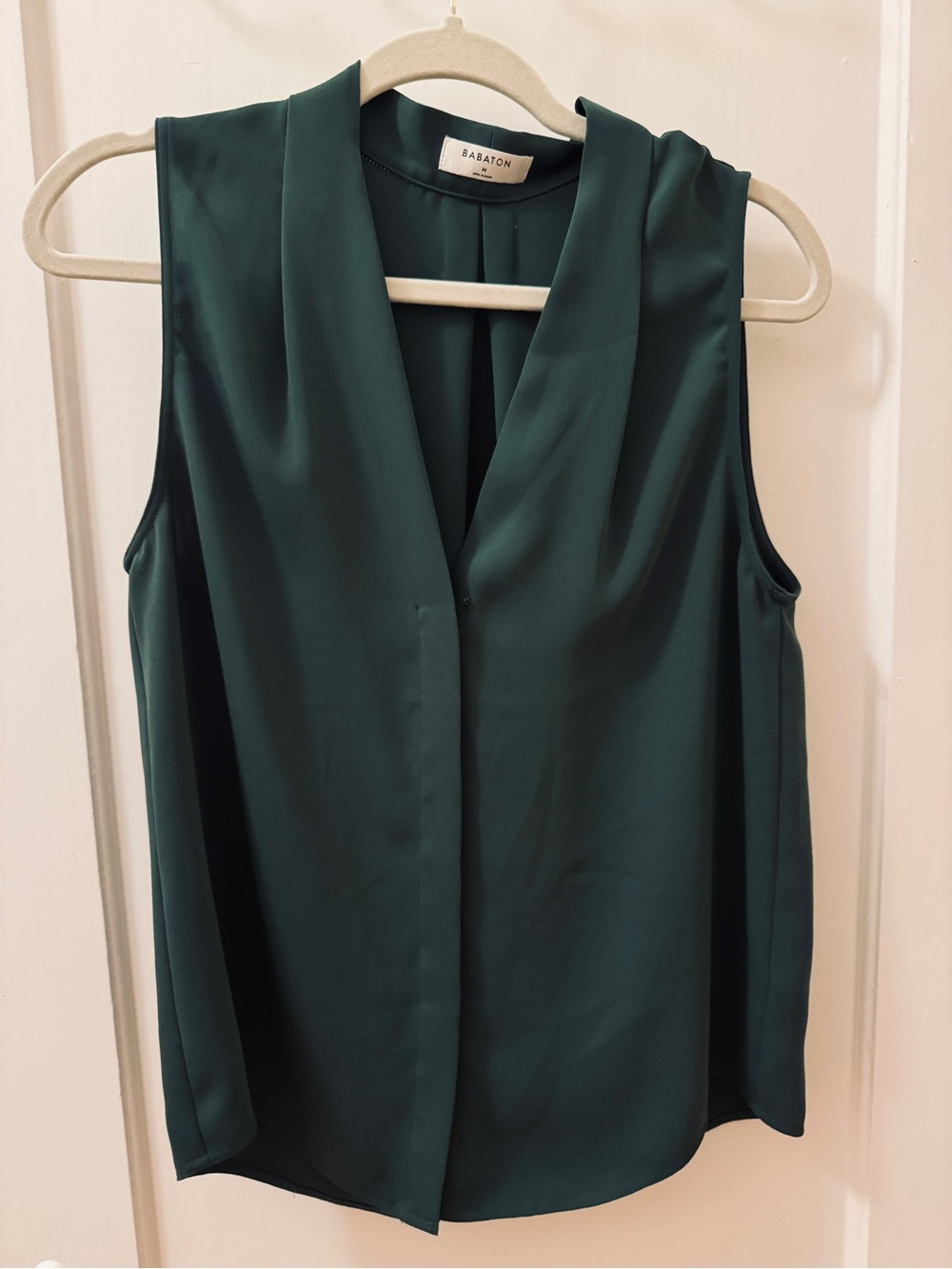 Babaton Deep Green Sleeveless V-Neck Camisole